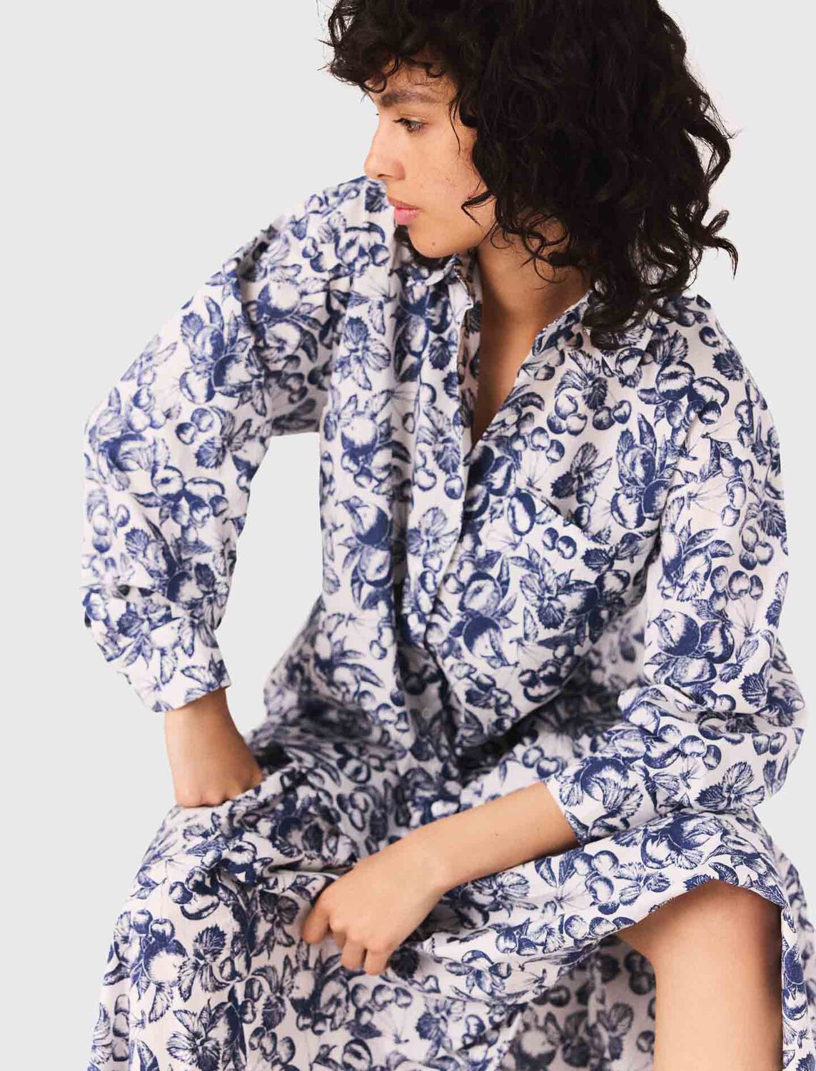 maje : Shirts color Blue fruits print