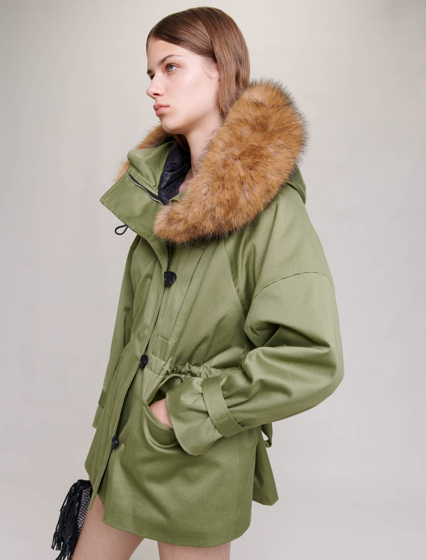 Short outlet hooded parka