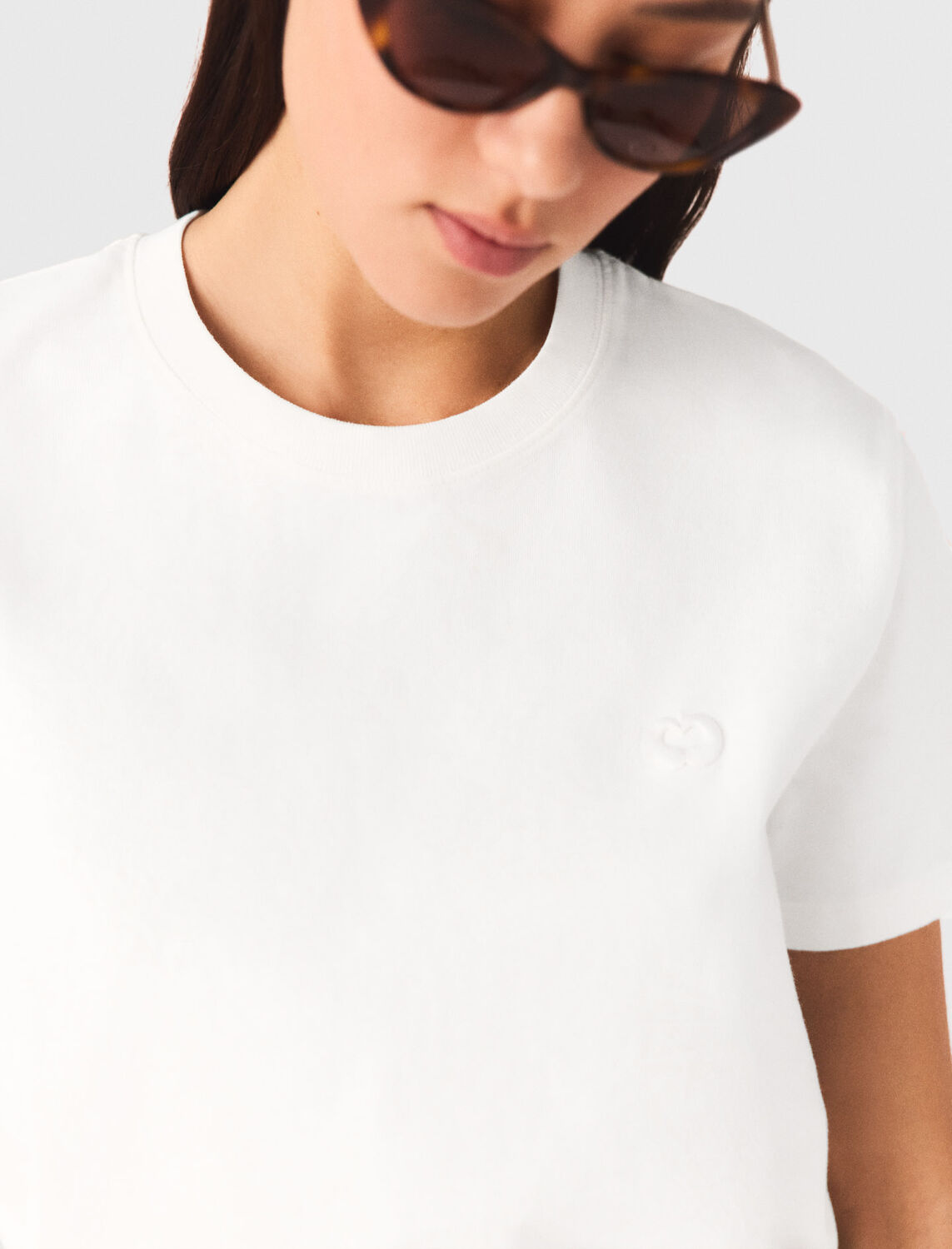 T-shirt with small embroidered logo : T-Shirts color White