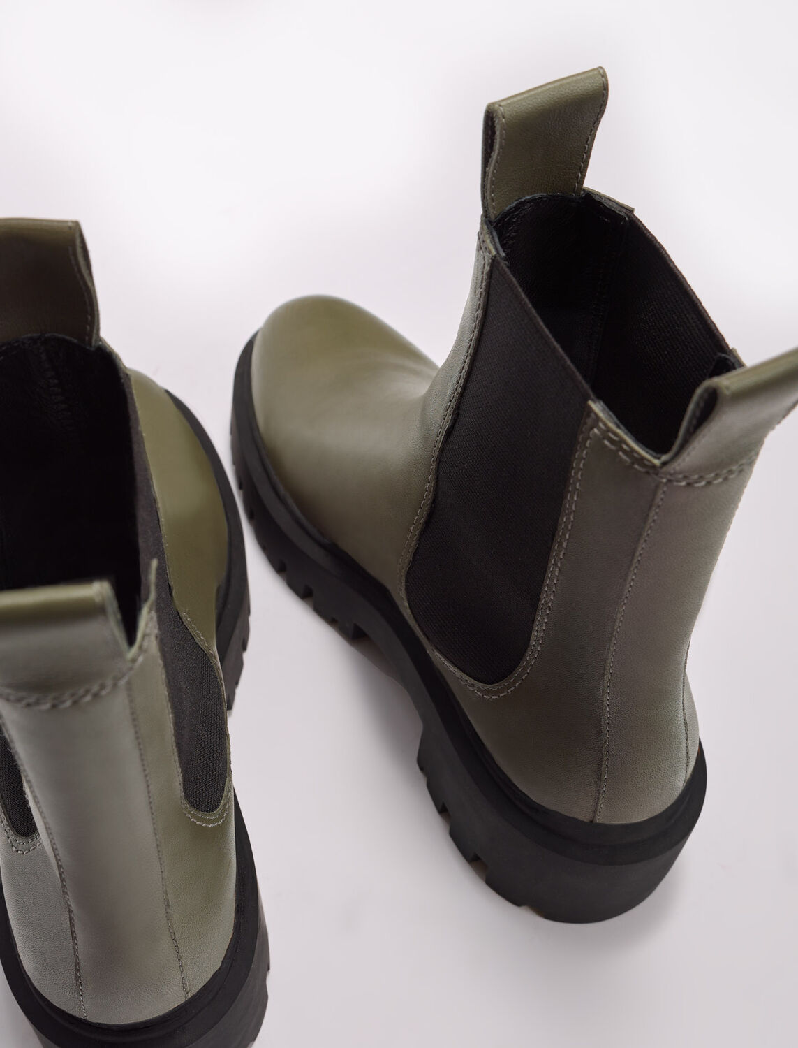 Platform Chelsea boots : Booties & Boots color 