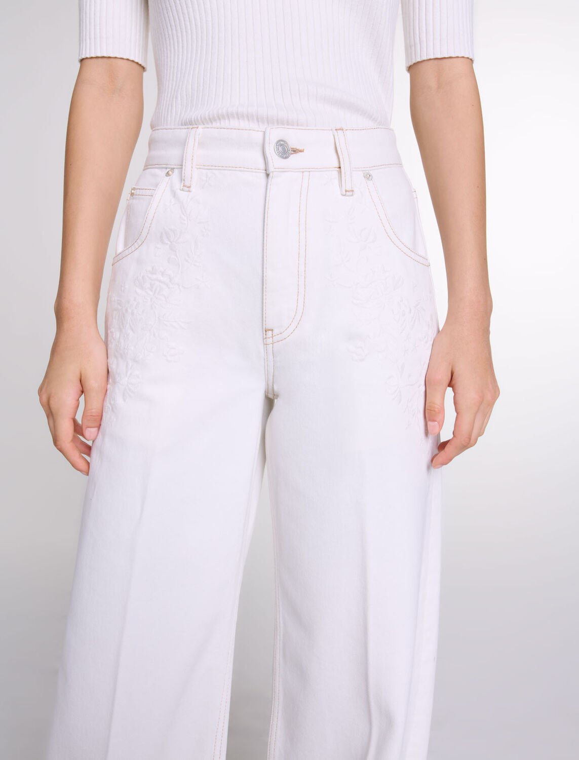 Embroidered high-waisted jeans : Qixi Collection color 