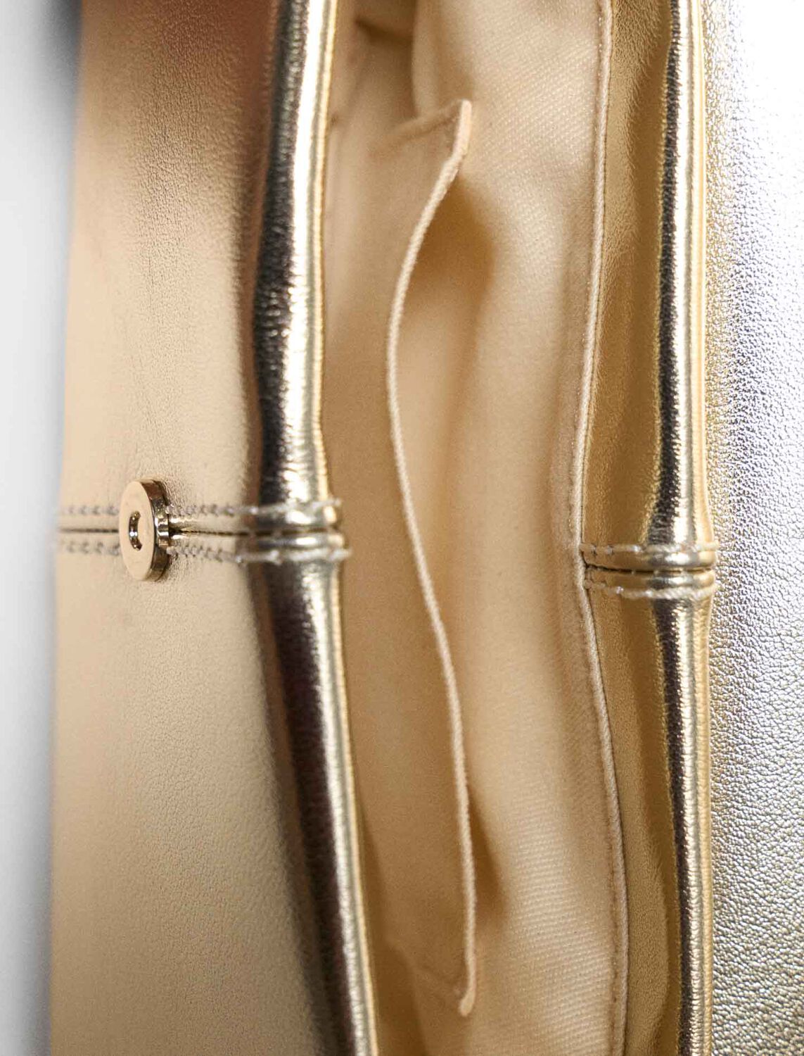 Metallic Miss M walk : Small leather goods color Light gold