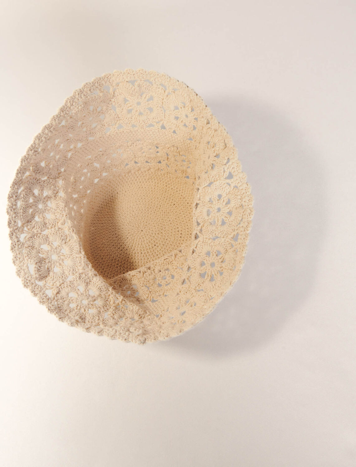 Crochet bucket hat : Caps and bucket hats color Ecru