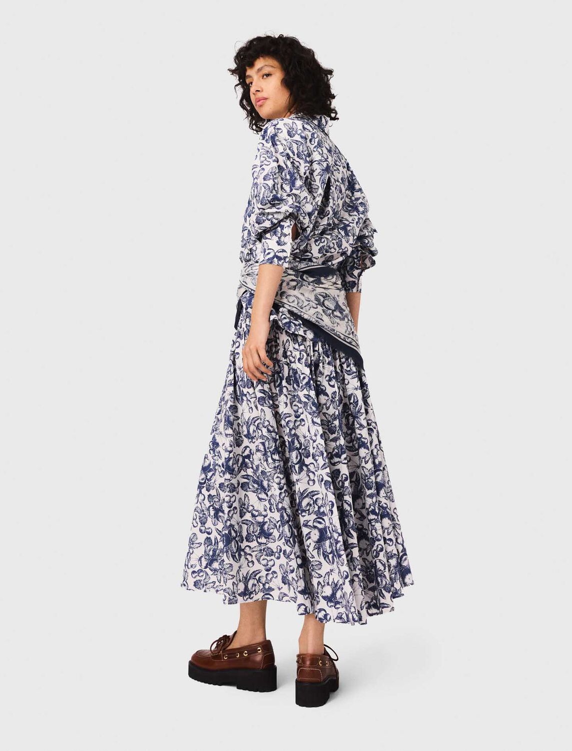 maje : Shirts color Blue fruits print