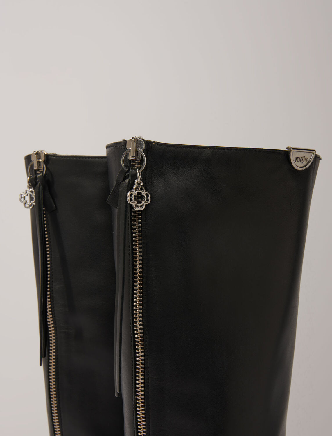 Pointed-toe leather boots - Booties & Boots - MAJE