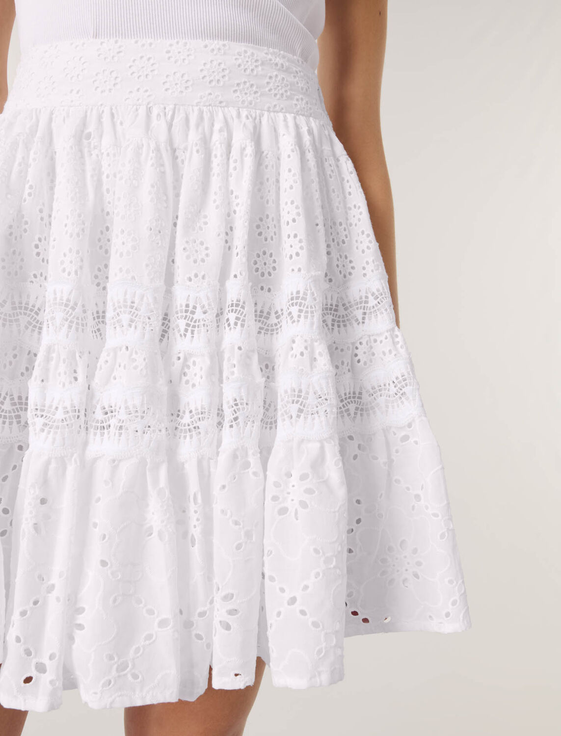 Short embroidered skirt : Skirts & Shorts color White