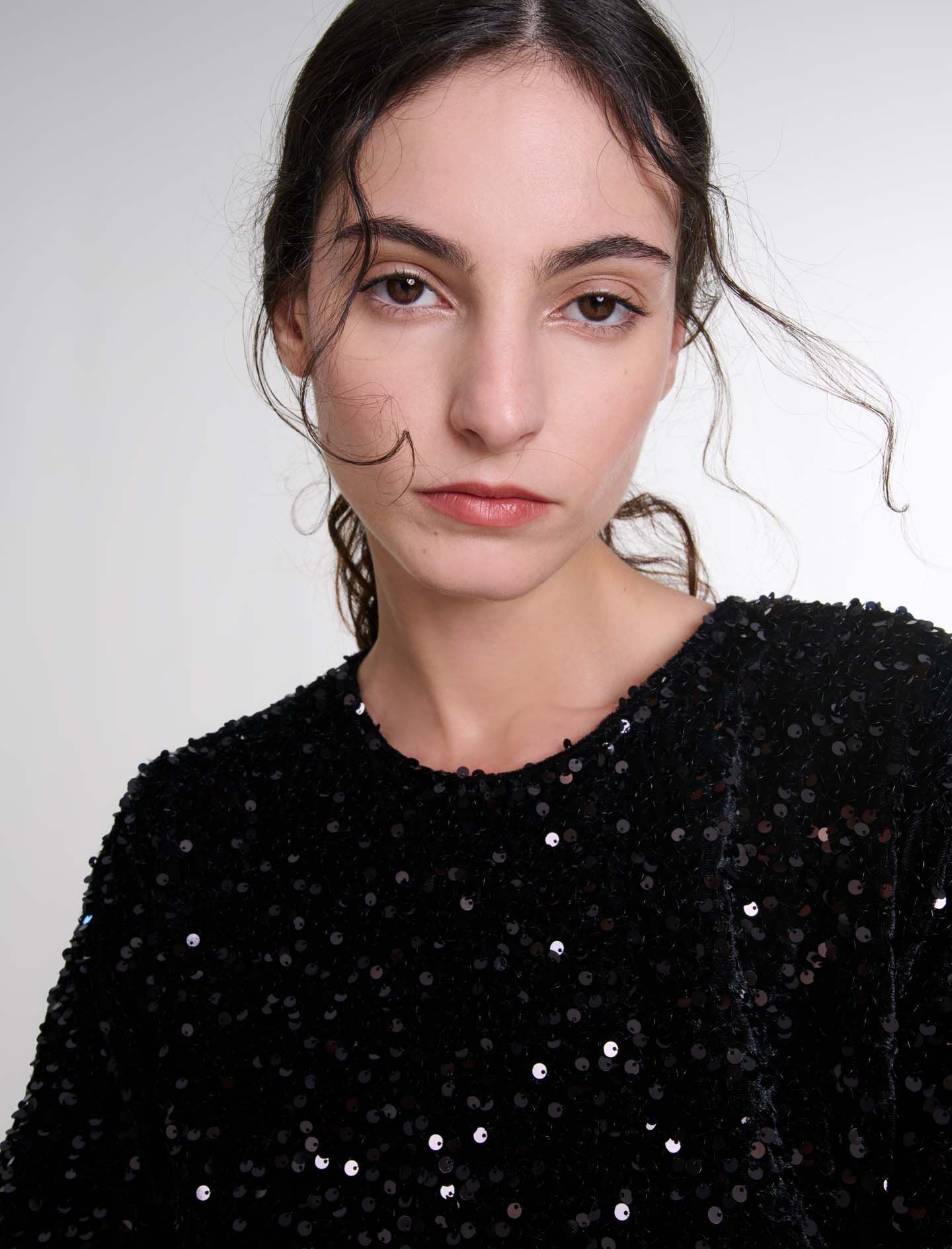 124LEQUINOU Sequinned velvet top - Tops - Maje.com