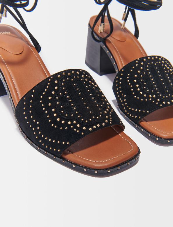 Low-heeled tie sandals with studs : Shoes color 