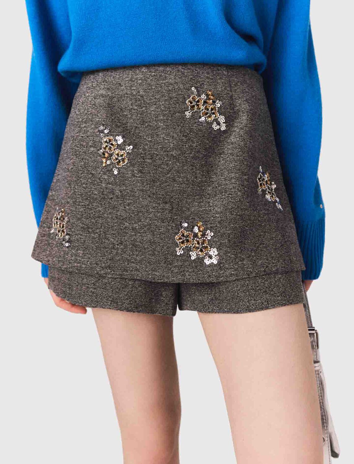 Floral embroidered shorts : Skirts & Shorts color Grey